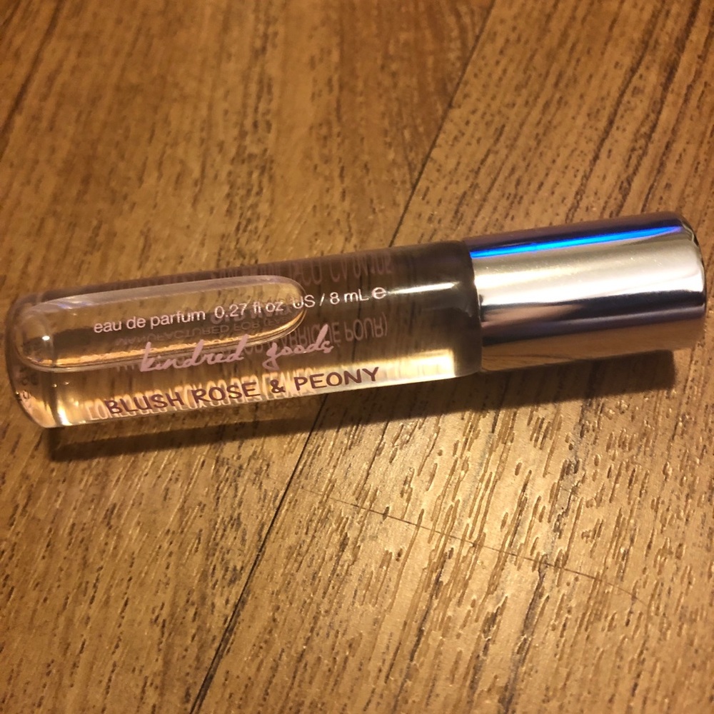 Old Navy Kindred Goods Blush Rose & Peony Parfum Perfume Rollerball 0.27 fl oz